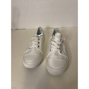 Blowfish Malibu Sneakers women's size 8.5 White slip on Unique design
